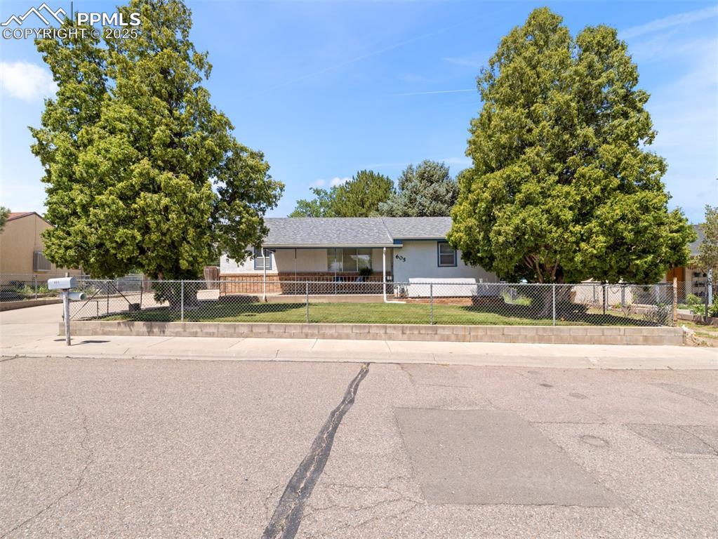 605 Cherry Ln., Pueblo, CO 81005