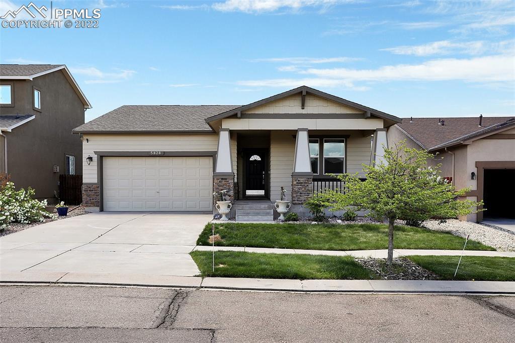 5828 Cumbre Vista Way, Colorado Springs, CO 80924