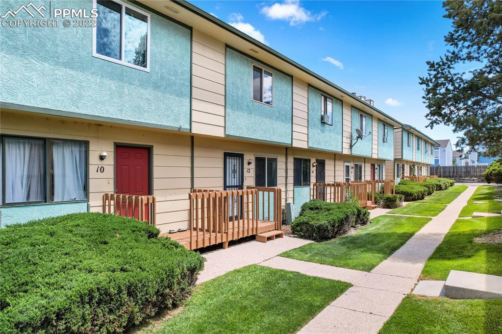12 Murray Heights Dr., Colorado Springs, CO 80916