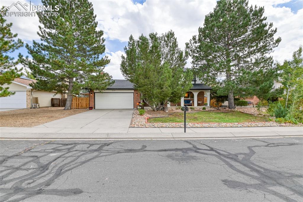 5235 Bunk House Ln., Colorado Springs, CO 80917