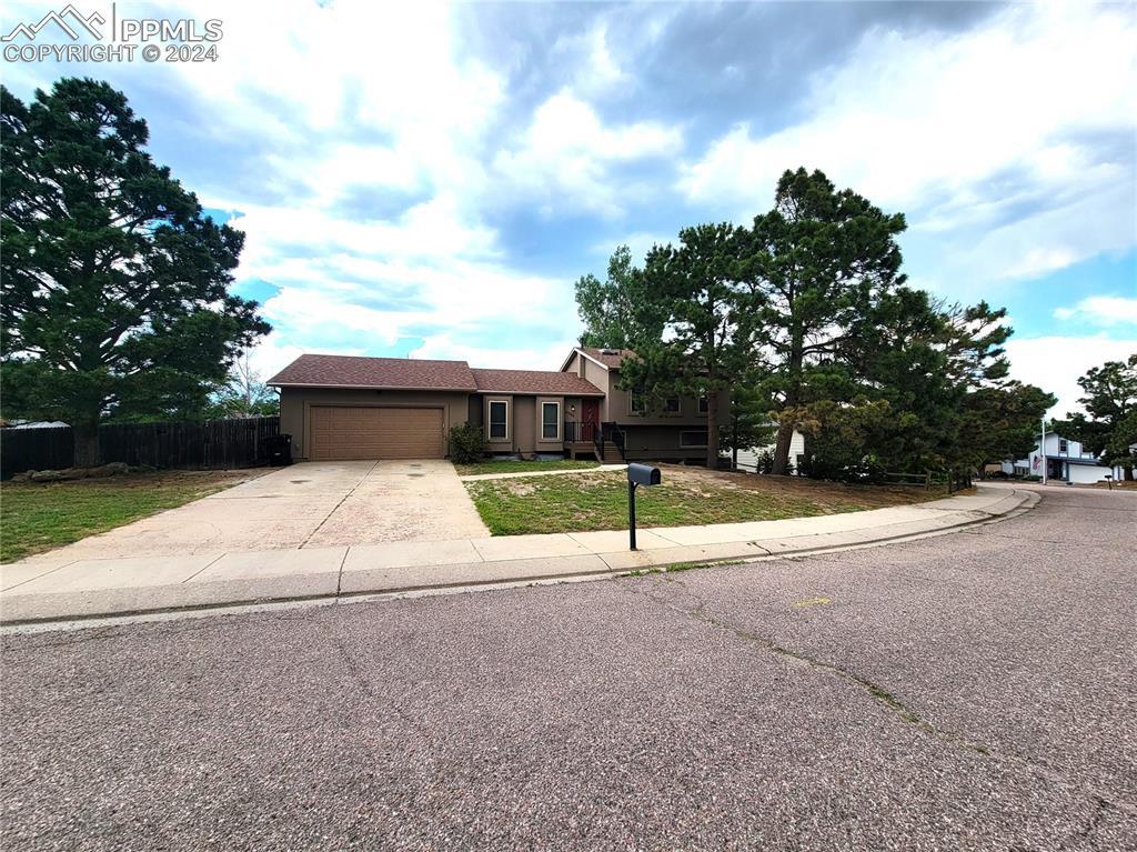 6205 Powder Puff Dr., Colorado Springs, CO 80918