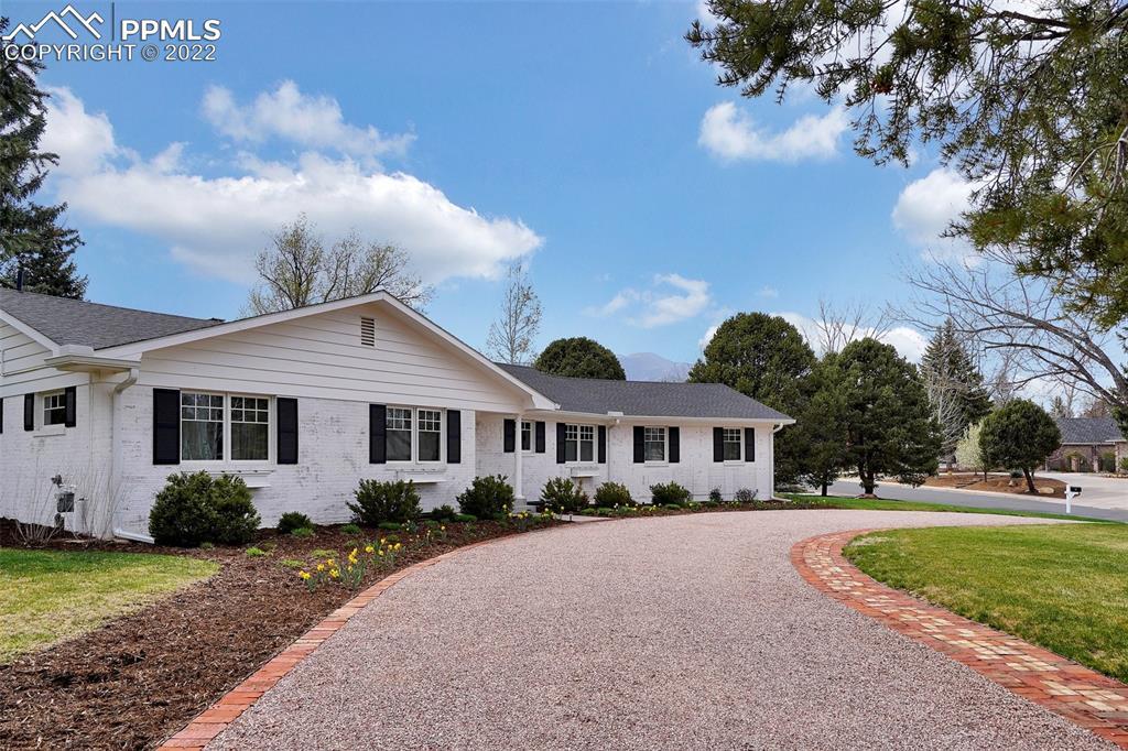 11 Sierra Vista Dr., Colorado Springs, CO 80906