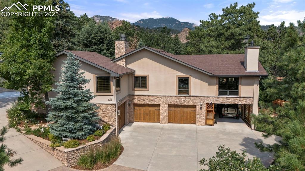 40 Upland Rd., Colorado Springs, CO 80906