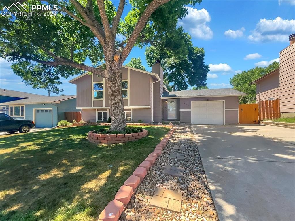 7460 Silverdale St., Colorado Springs, CO 80911