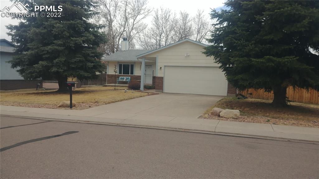 5065 Whip Tr., Colorado Springs, CO 80917