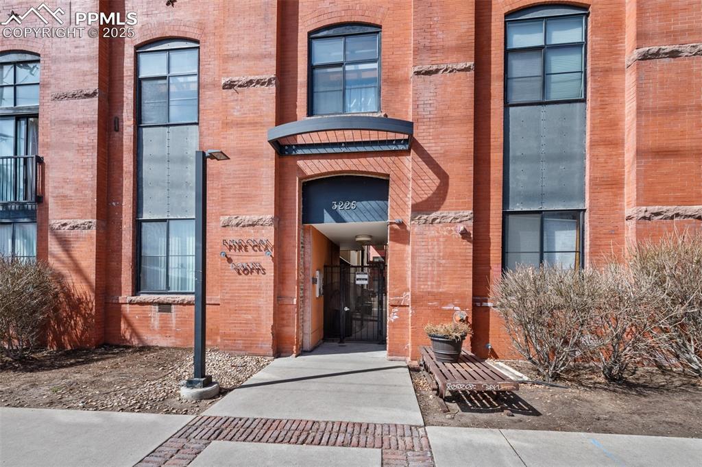 3225 Blake St. #8, Denver, CO 80205
