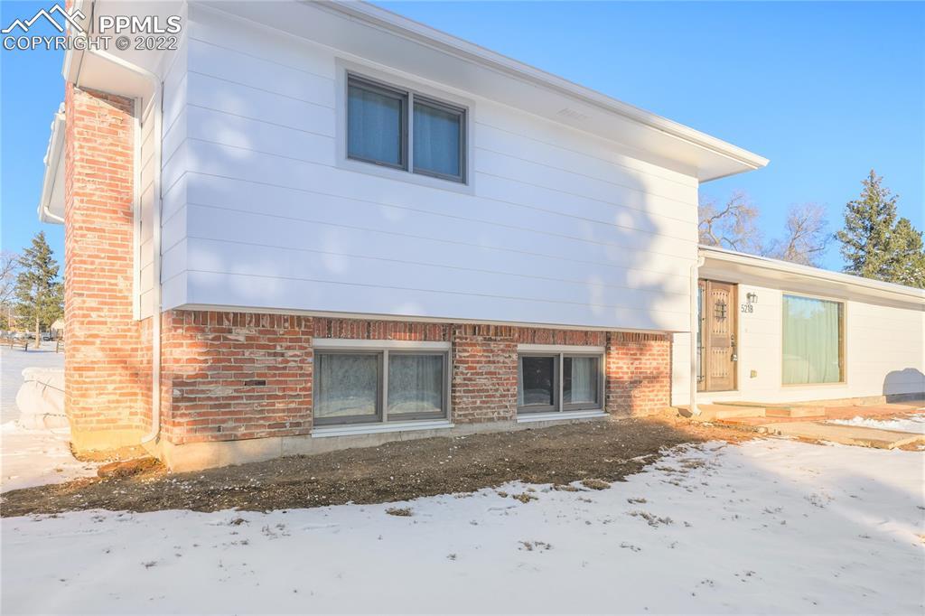 5218 Rocking R Dr., Colorado Springs, CO 80915