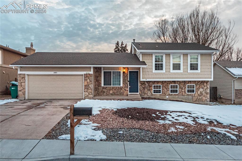 1885 Independence Dr., Colorado Springs, CO 80920