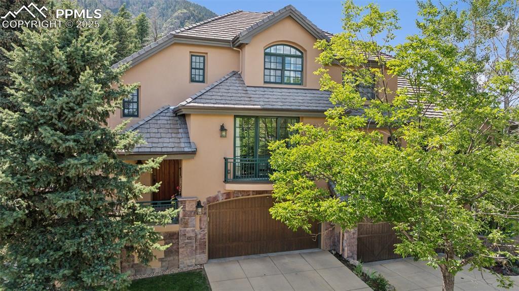1285 Log Hollow Point, Colorado Springs, CO 80906