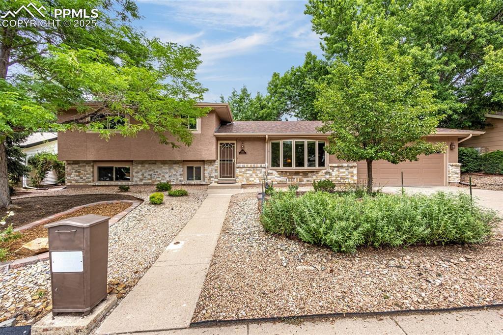 2815 Oro Blanco Dr., Colorado Springs, CO 80917
