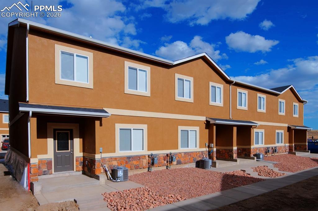 1874 Sandtoft Heights, Colorado Springs, CO 80951