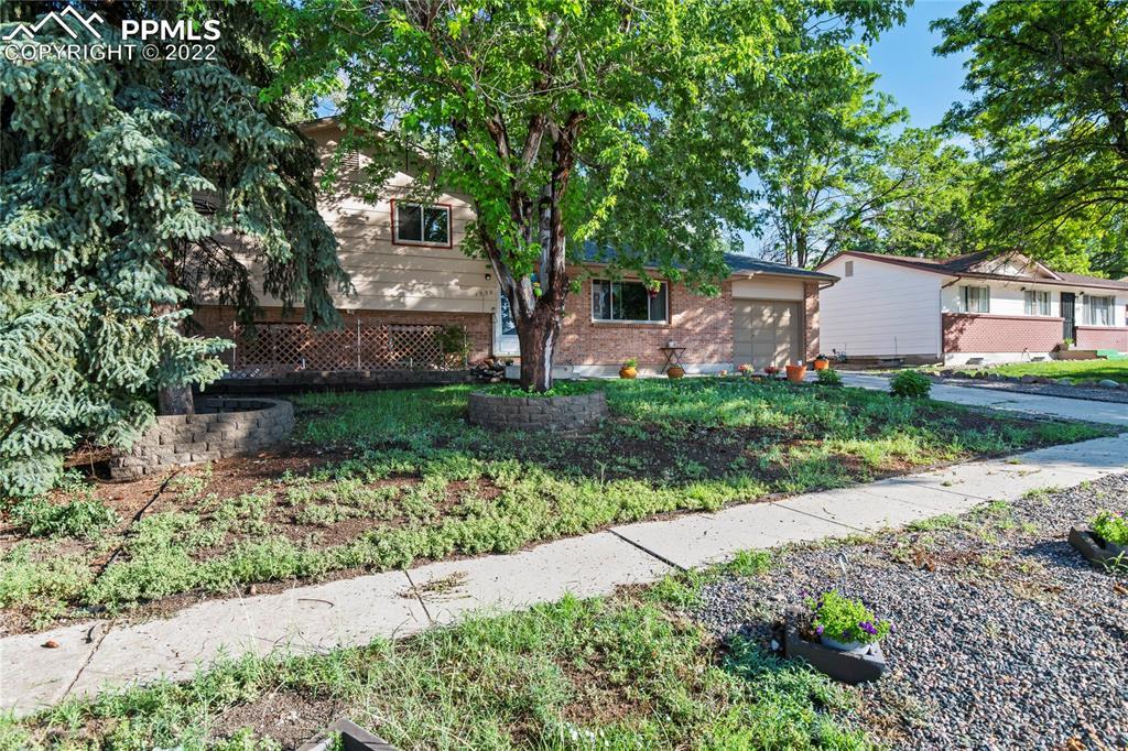 1530 Sanderson Ave., Colorado Springs, CO 80915