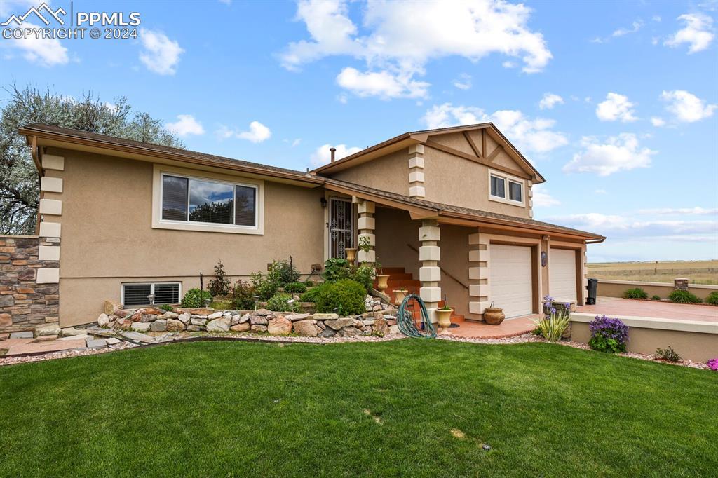 6520 Grand Valley Dr., Colorado Springs, CO 80911