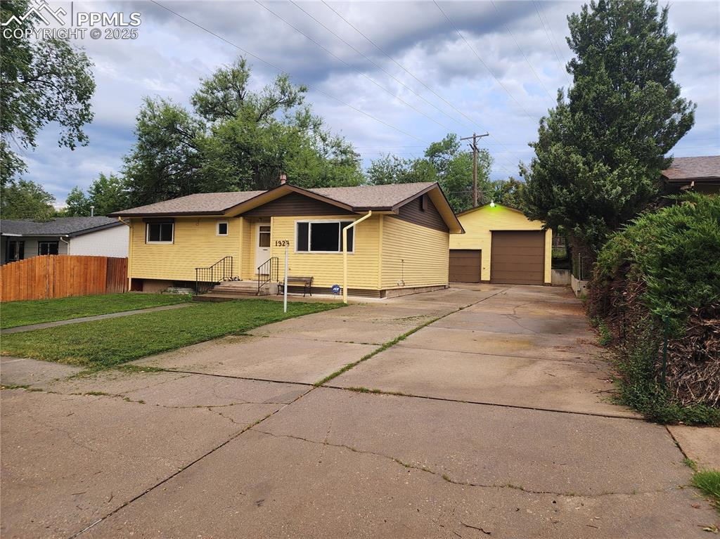1328 Oswego St., Colorado Springs, CO 80904