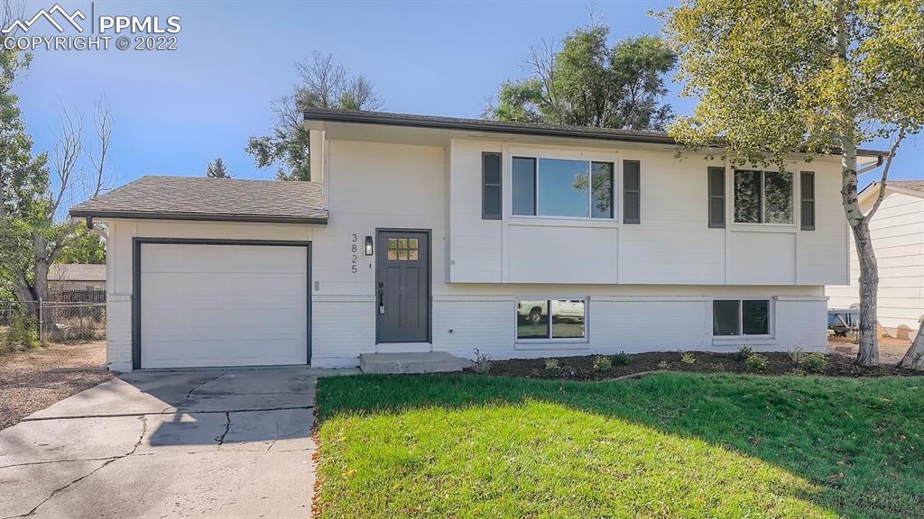 3825 S Vaquero Cir., Colorado Springs, CO 80918