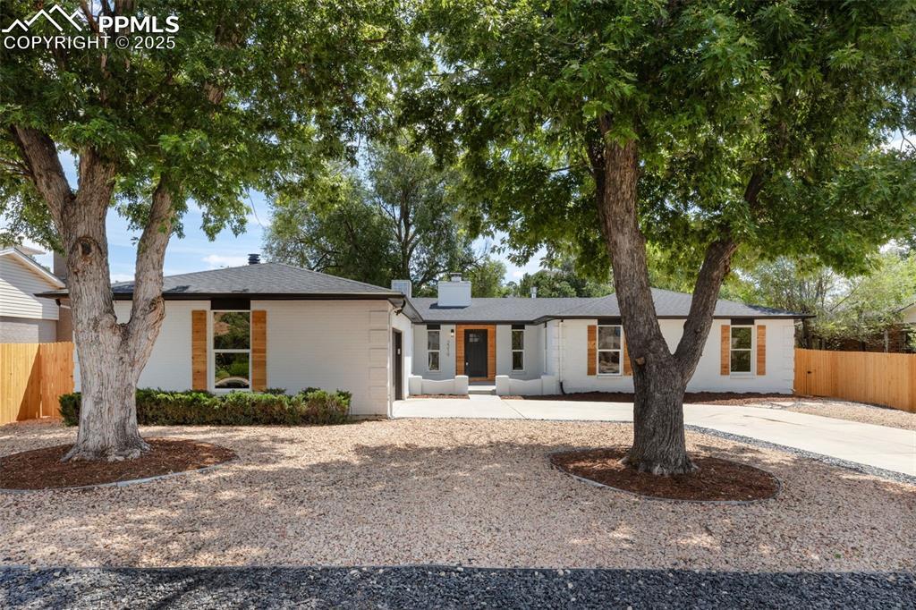 2219 Stratford Ln., Colorado Springs, CO 80909