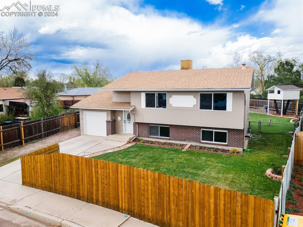 2012 S El Paso Ave., Colorado Springs, CO 80905