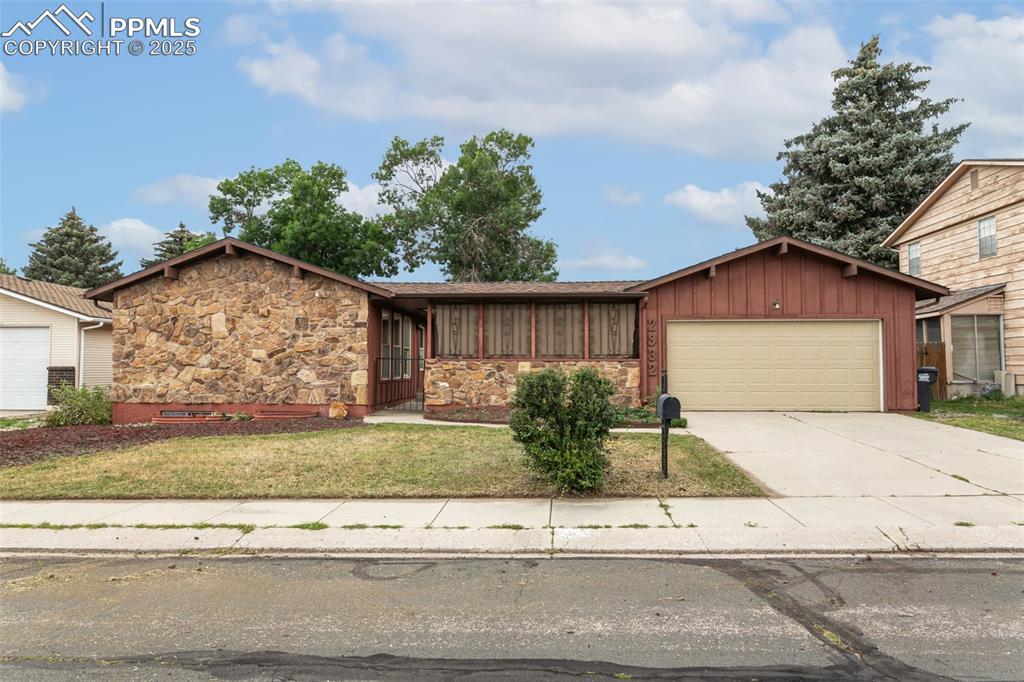 2932 W Whileaway Cir., Colorado Springs, CO 80917