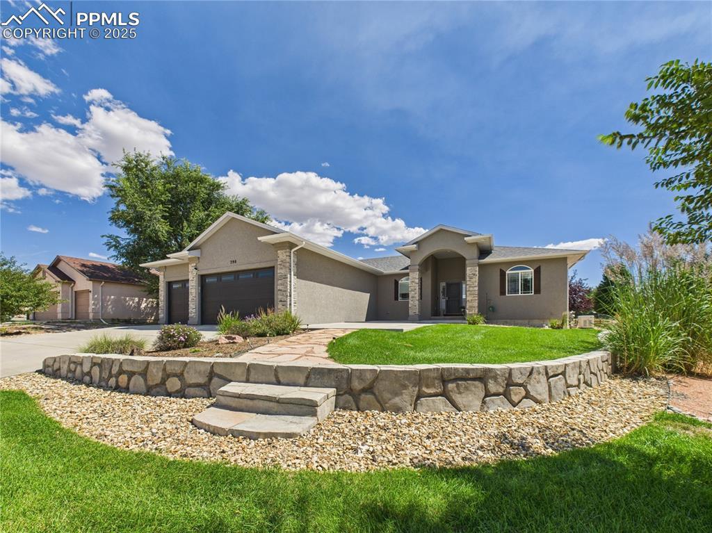 390 W Archer Dr., Pueblo West, CO 81007