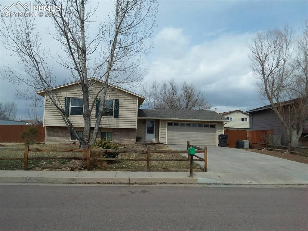 7470 Painted Rock Dr., Colorado Springs, CO 80911