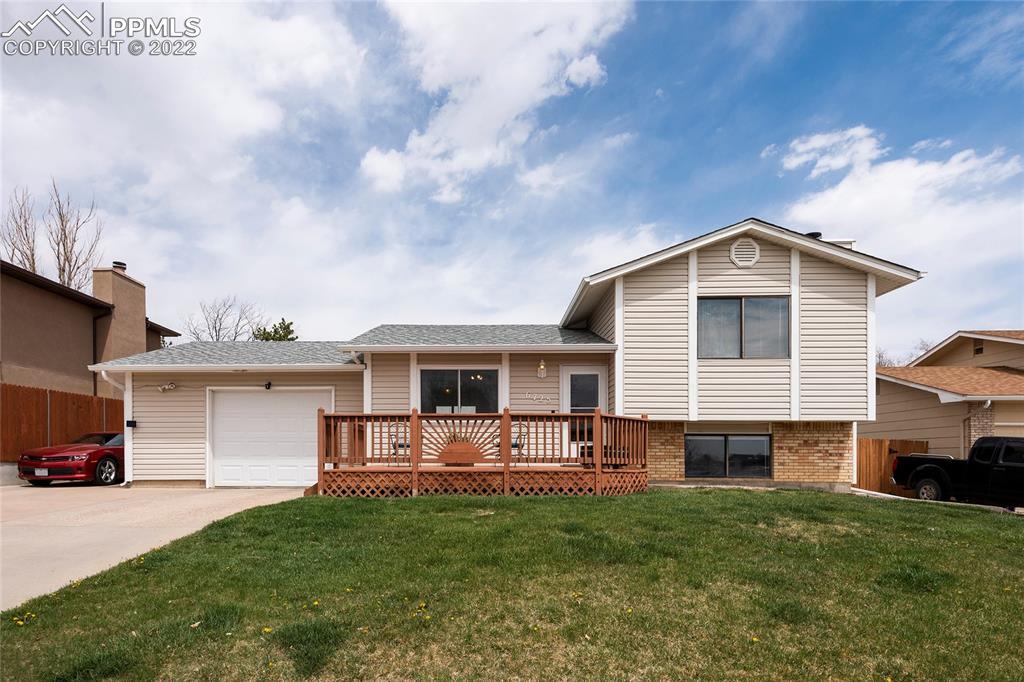 6725 Blue River Way, Colorado Springs, CO 80911