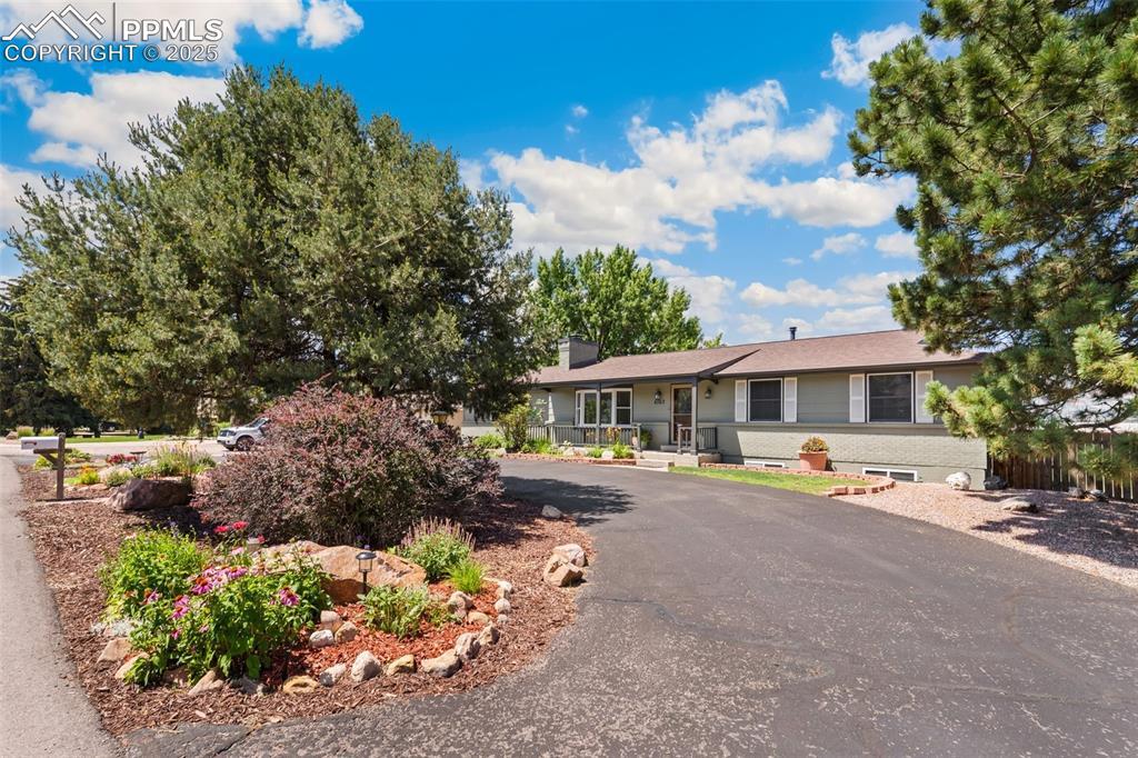 6762 Prince Dr., Colorado Springs, CO 80918