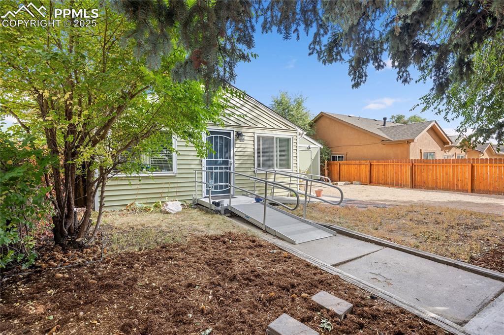 919 Bennett Ave., Colorado Springs, CO 80909