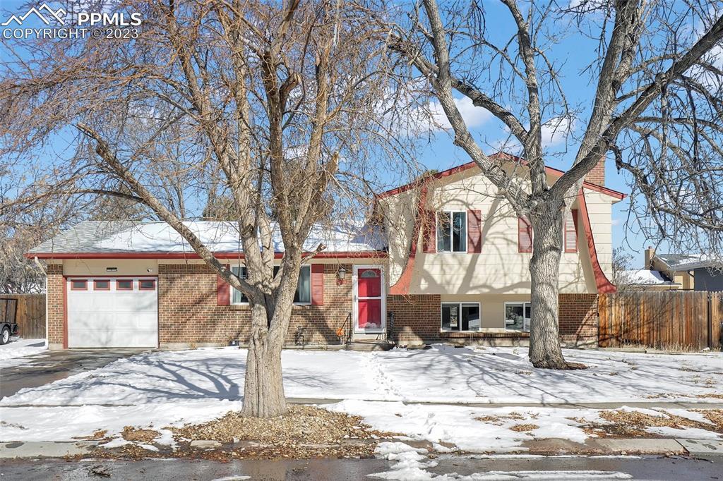 1233 De Reamer Cir., Colorado Springs, CO 80915