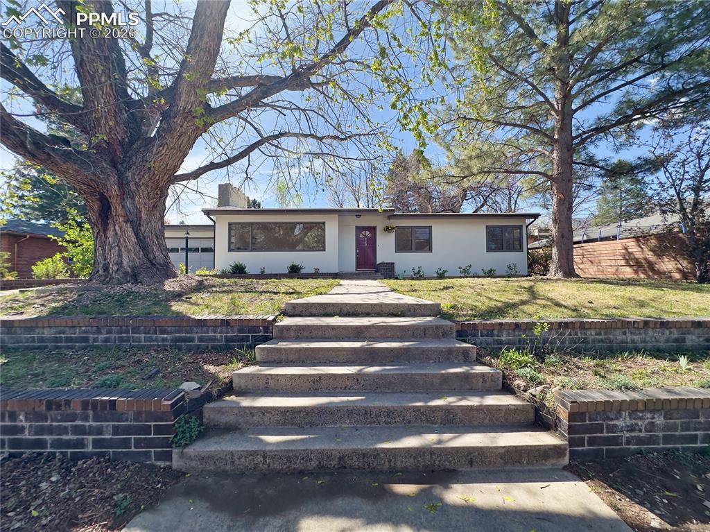 423 Pine Ave., Colorado Springs, CO 80906