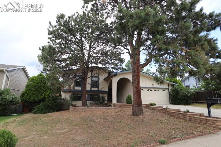 3370 Bell Mountain Dr., Colorado Springs, CO 80918