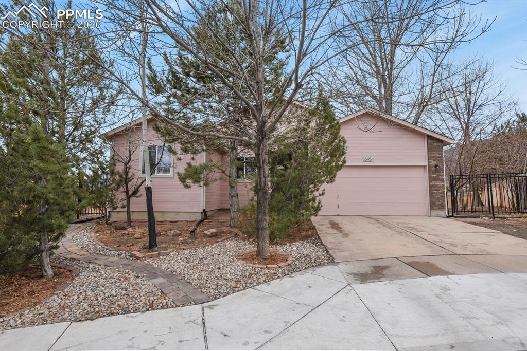 1595 W Costilla St., Colorado Springs, CO 80905