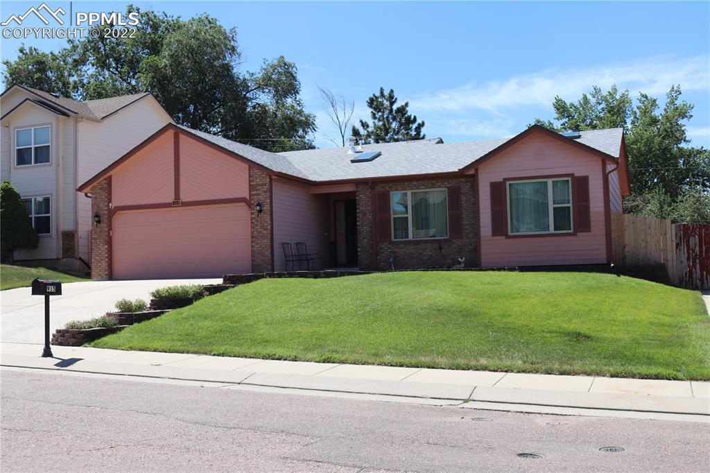 915 Hubbell Dr., Colorado Springs, CO 80911