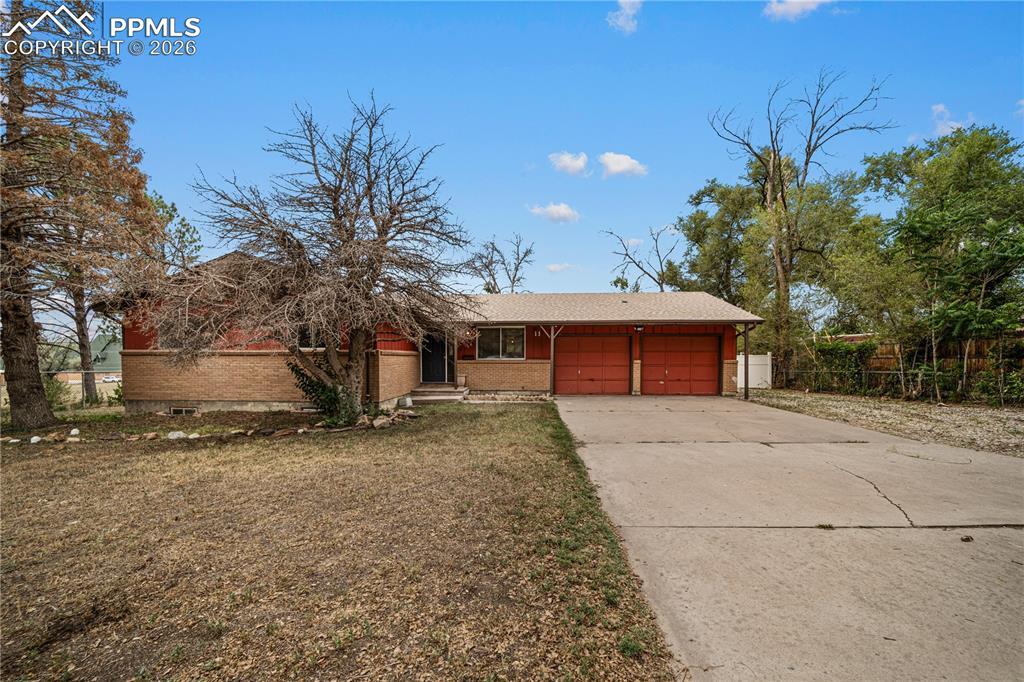 11 Macnaughton Rd., Pueblo, CO 81001