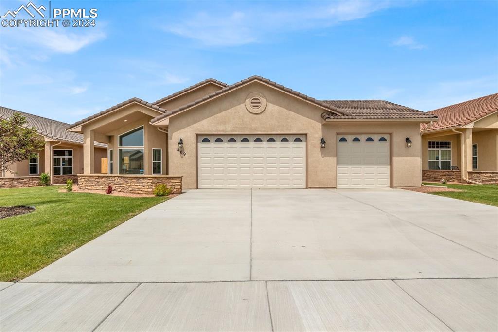 809 Thorncrest Dr., Pueblo, CO 81005