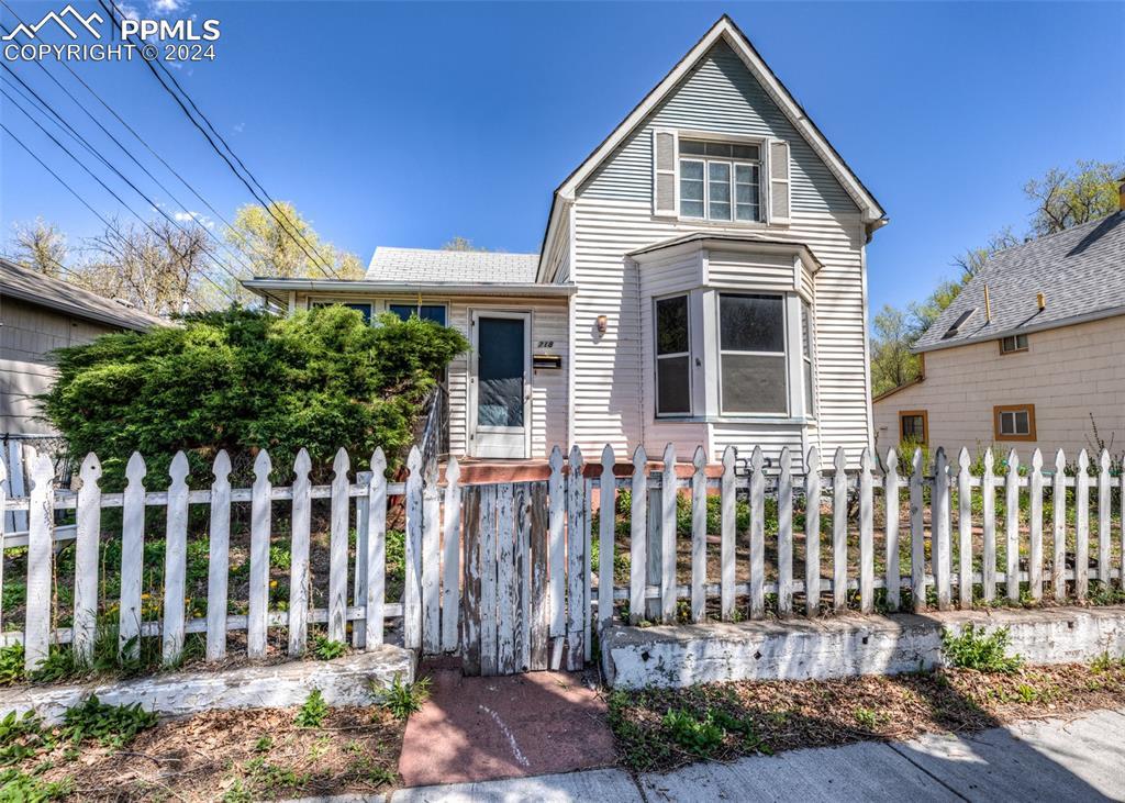 718 E Cache La Poudre St., Colorado Springs, CO 80903