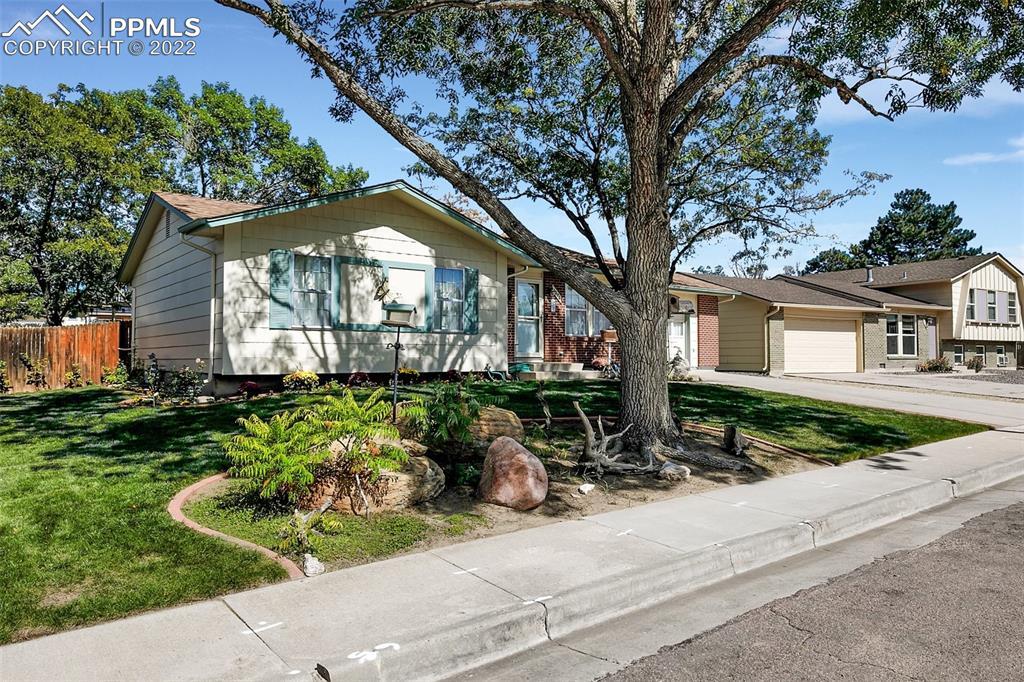 4070 Jet Wing Pl., Colorado Springs, CO 80916