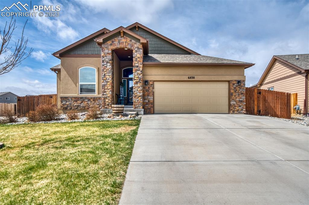 6838 Phantom Way, Colorado Springs, CO 80925