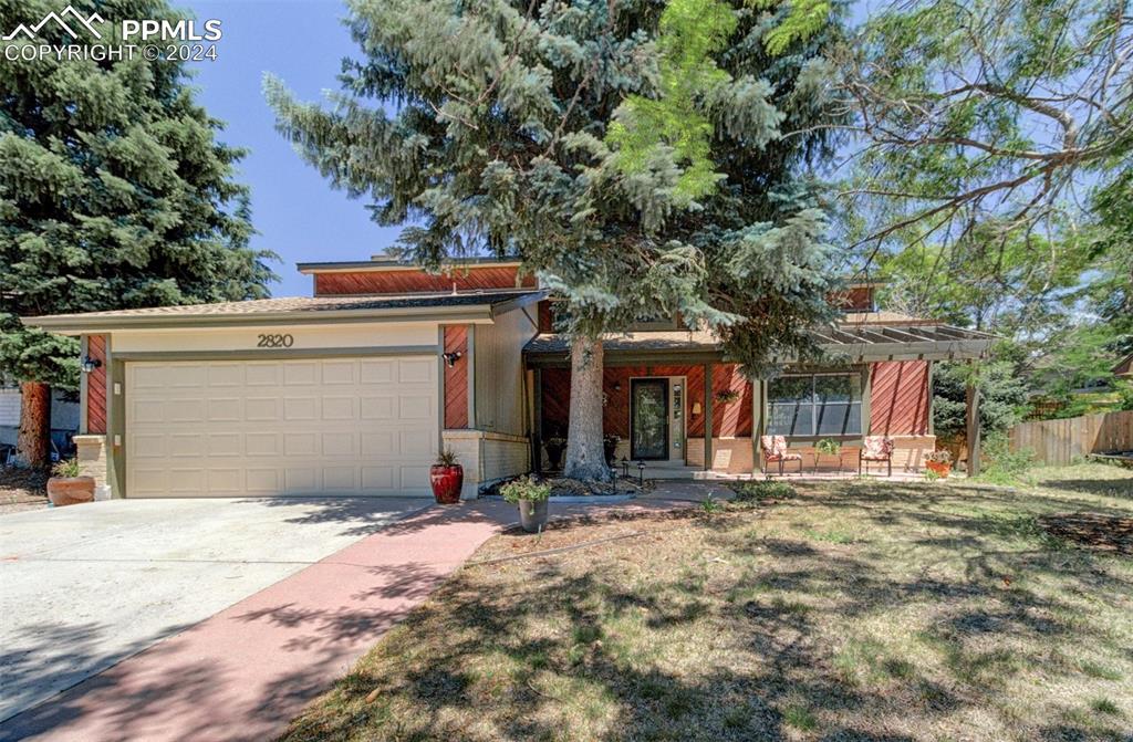 2820 Roundtop Dr., Colorado Springs, CO 80918