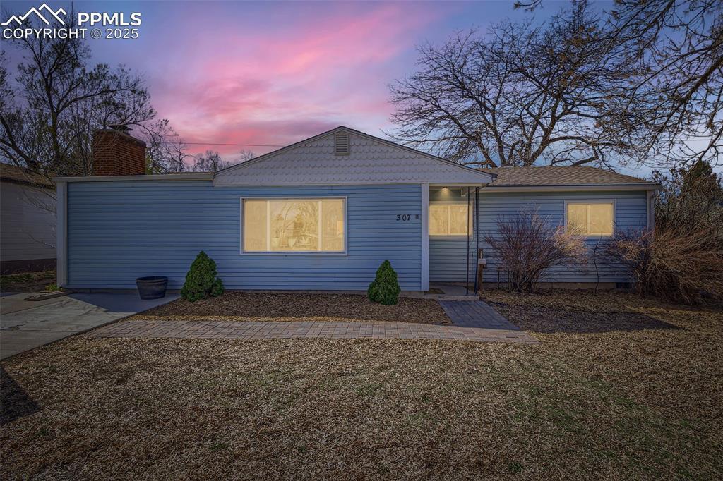 307 Redwood Dr., Colorado Springs, CO 80907