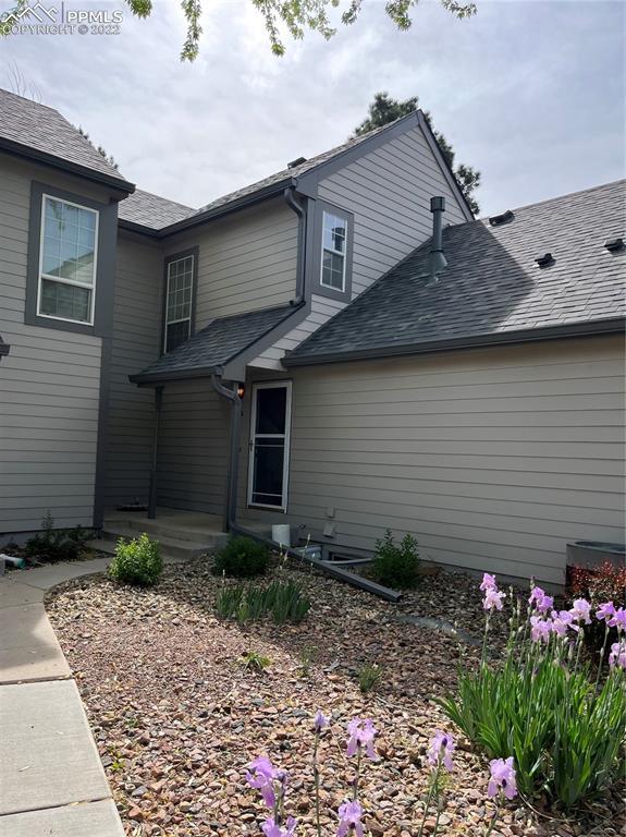 422 Cobblestone Dr., Colorado Springs, CO 80906