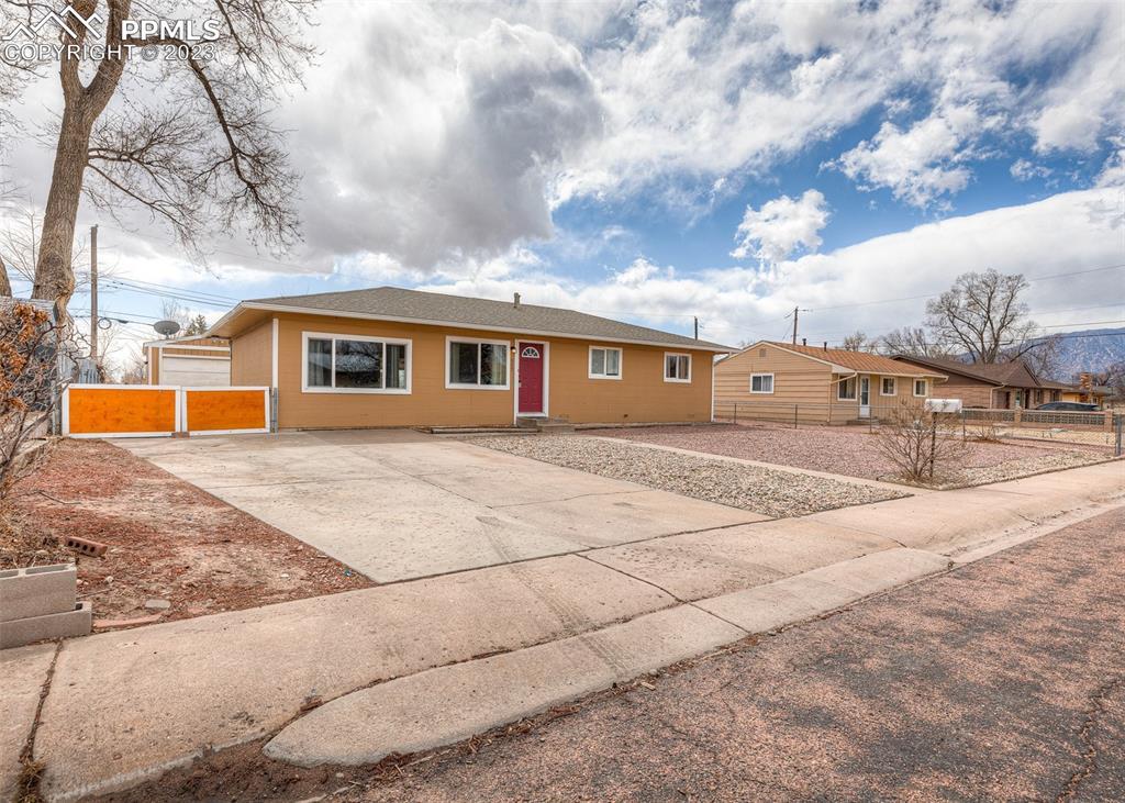517 Hickory Dr., Colorado Springs, CO 80911
