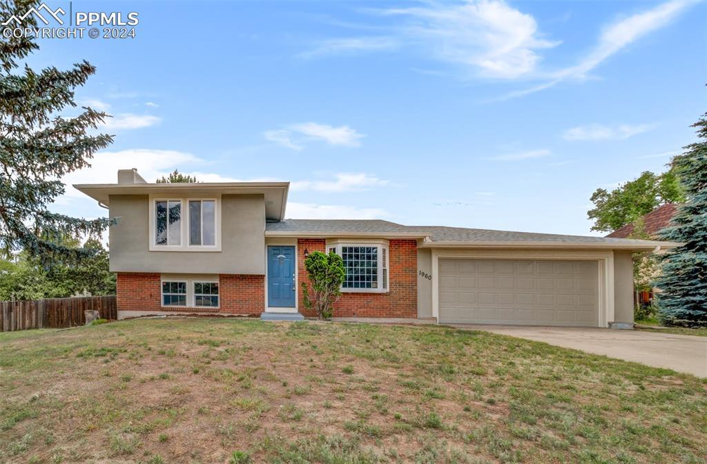 1960 Rusty Hinge Dr., Colorado Springs, CO 80920