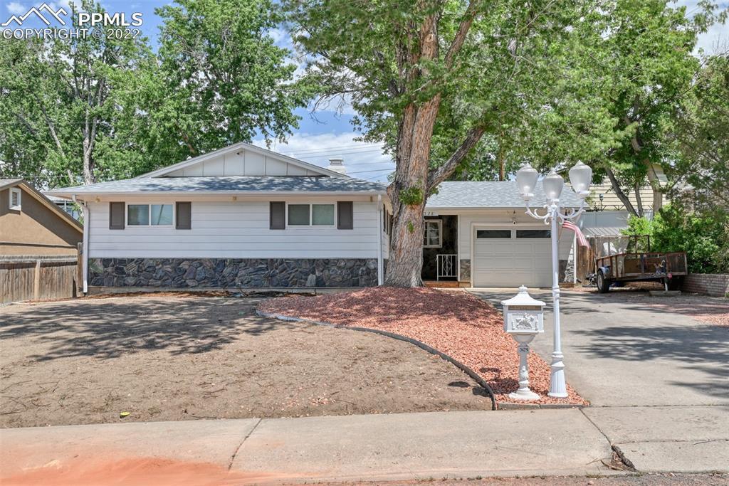 528 Esther Dr., Colorado Springs, CO 80911