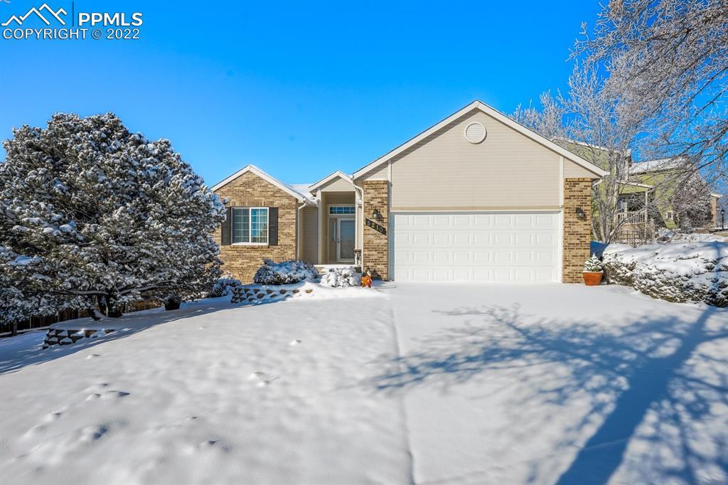 5210 Whip Tr., Colorado Springs, CO 80917