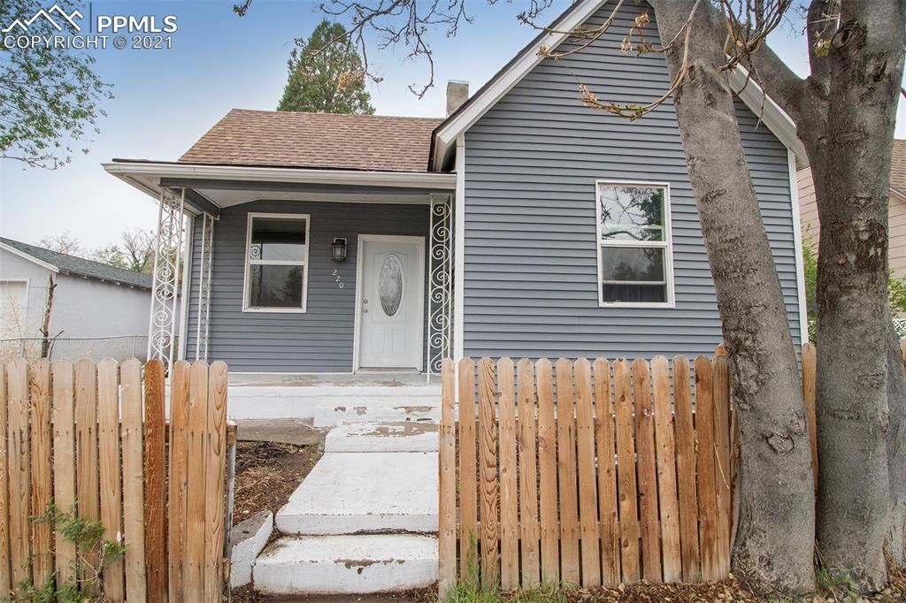 220 Henkle Pl., Pueblo, CO 81004