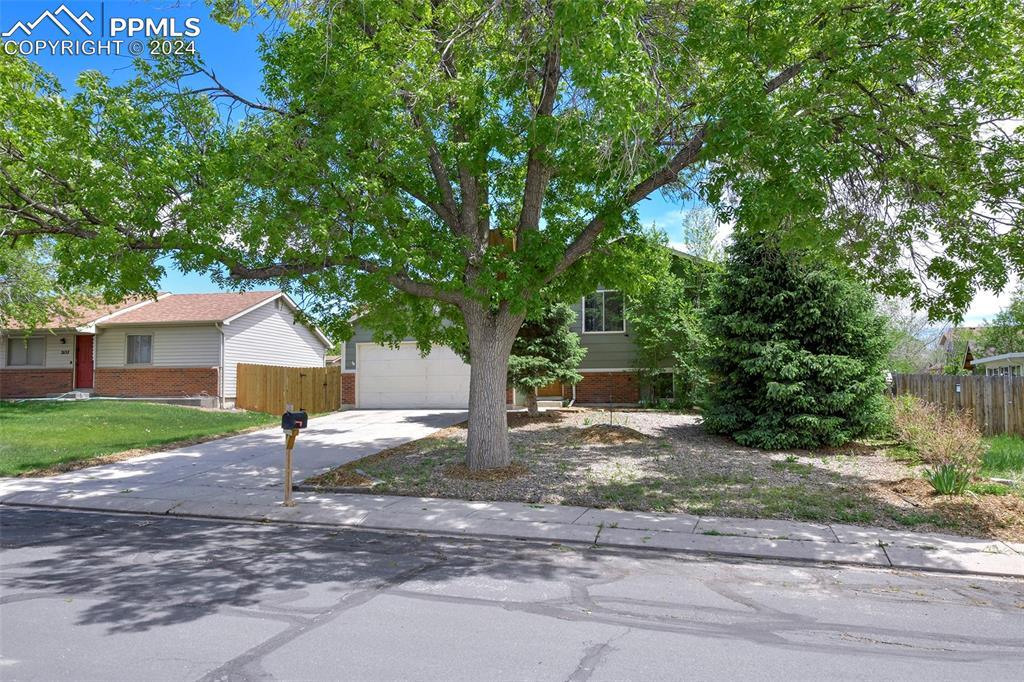 2171 Addison St., Colorado Springs, CO 80916
