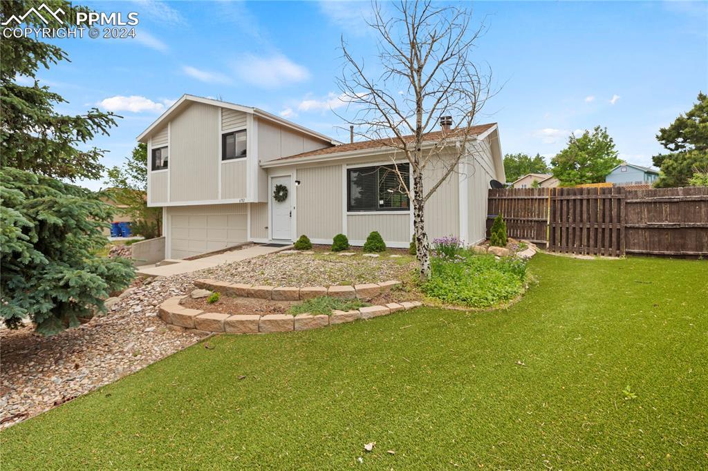 6702 Lange Cir., Colorado Springs, CO 80918