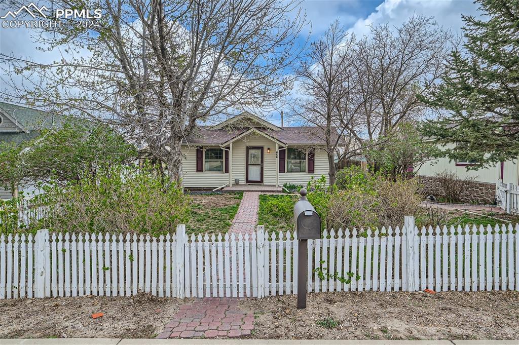 646 Hickory St., Hudson, CO 80642