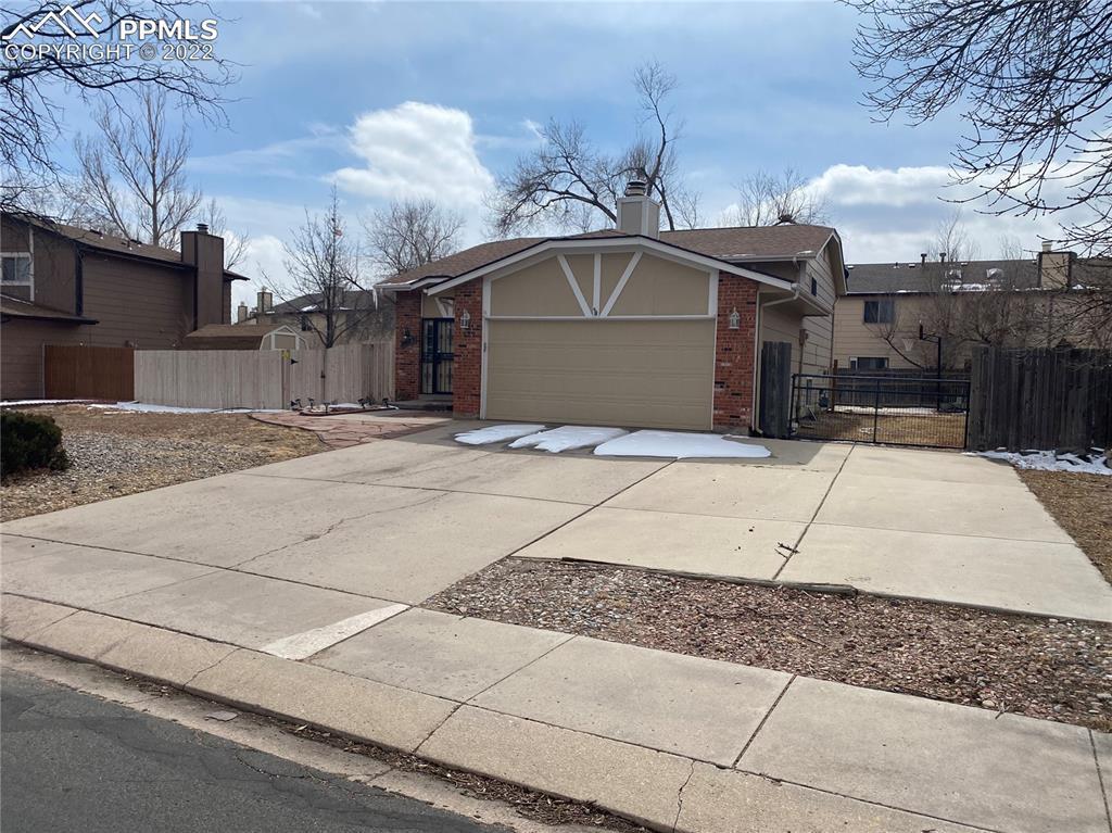 2273 Farnsworth Dr., Colorado Springs, CO 80916