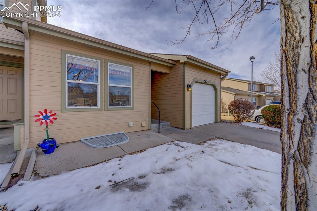 5623 Sunshade Point, Colorado Springs, CO 80923